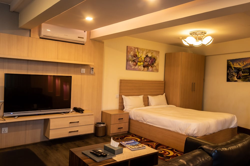 Diamond Suite photo 1