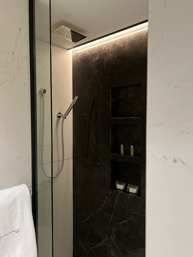 Luxury Double Room - Photo 11