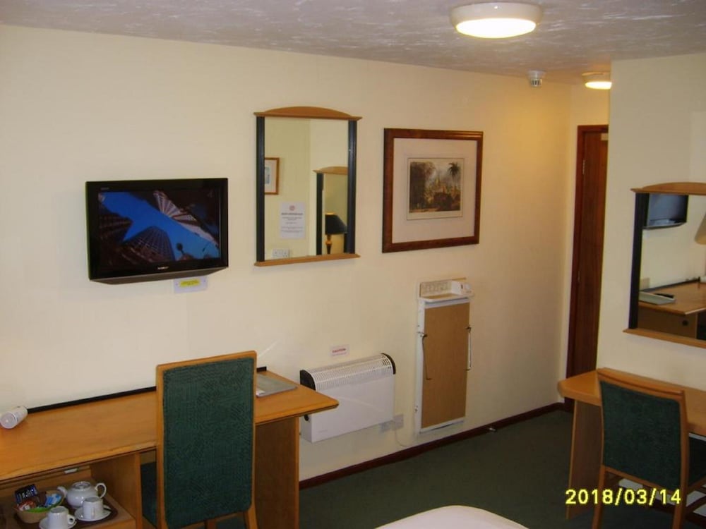 Basic Double Room photo 2