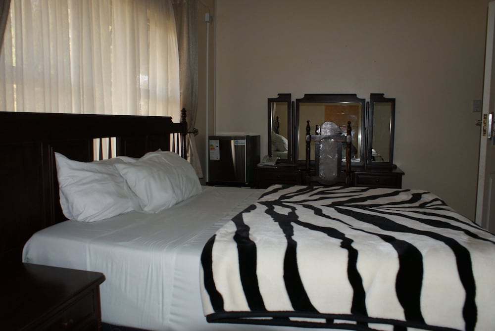 Executive House photo 1