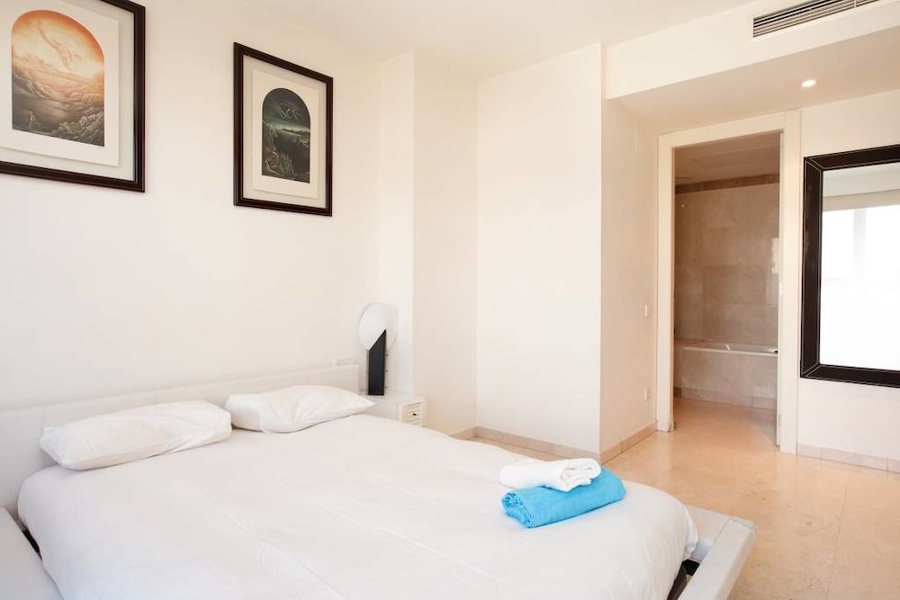 Apartment, 4 Bedrooms, Balcony, Sea View (4th floor) photo 2
