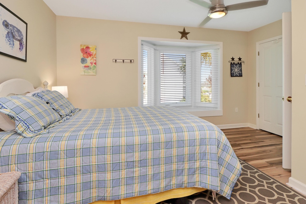 House, Multiple Beds, Beach View (Sea Cliff C16 Gone Fishin) photo 3