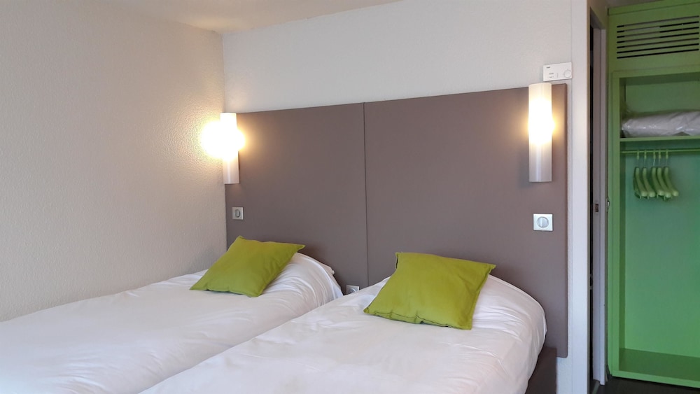 Standard Room, 2 Twin Beds - Photo 5