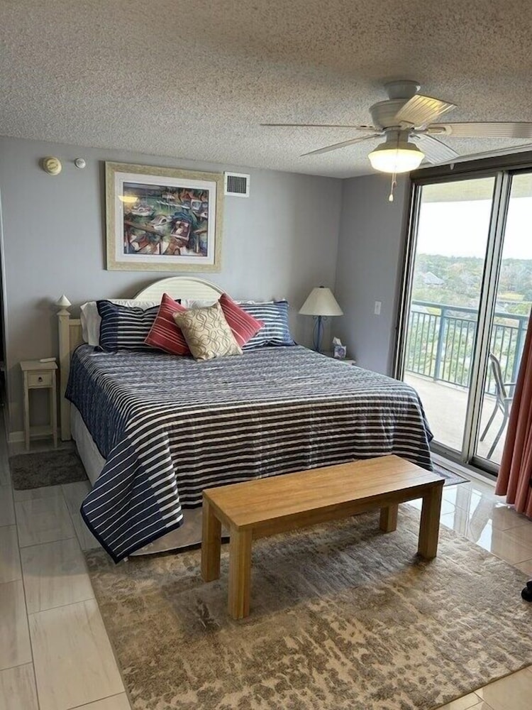 Condo, 3 Bedrooms