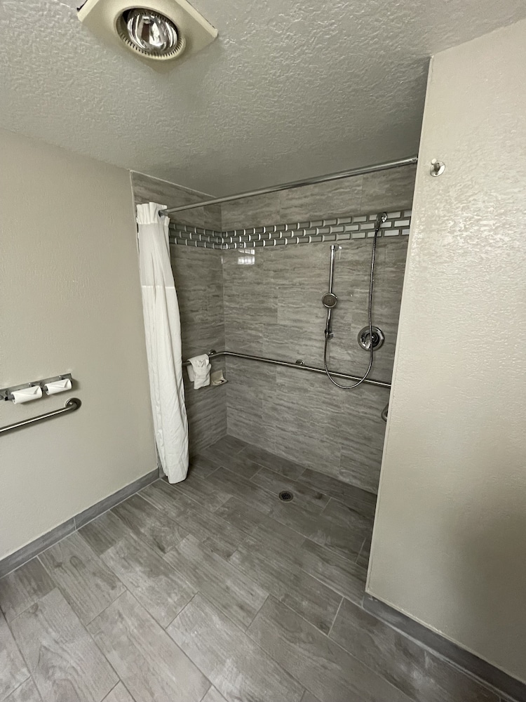 Room, 2 Double Beds, Accessible, Non Smoking (Mobility) - Photo 3