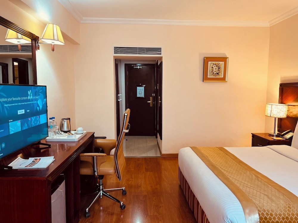 Deluxe Room, 1 Bedroom - Photo 2
