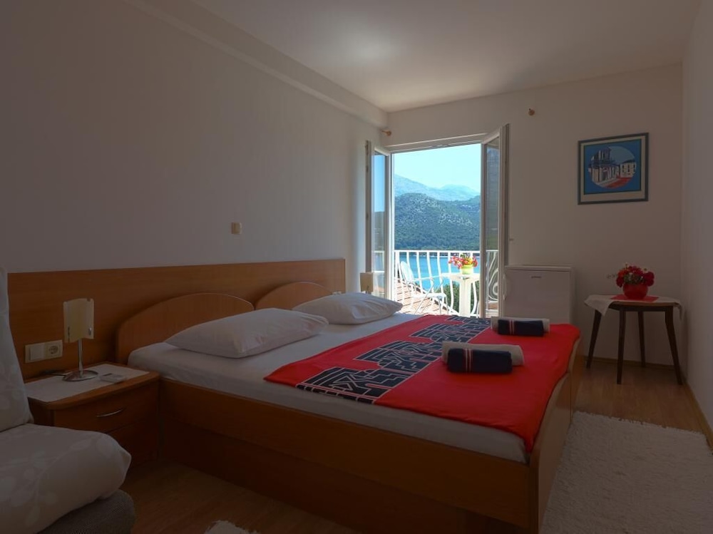 Double Room (Double Room With Balcony And Sea View) photo 1