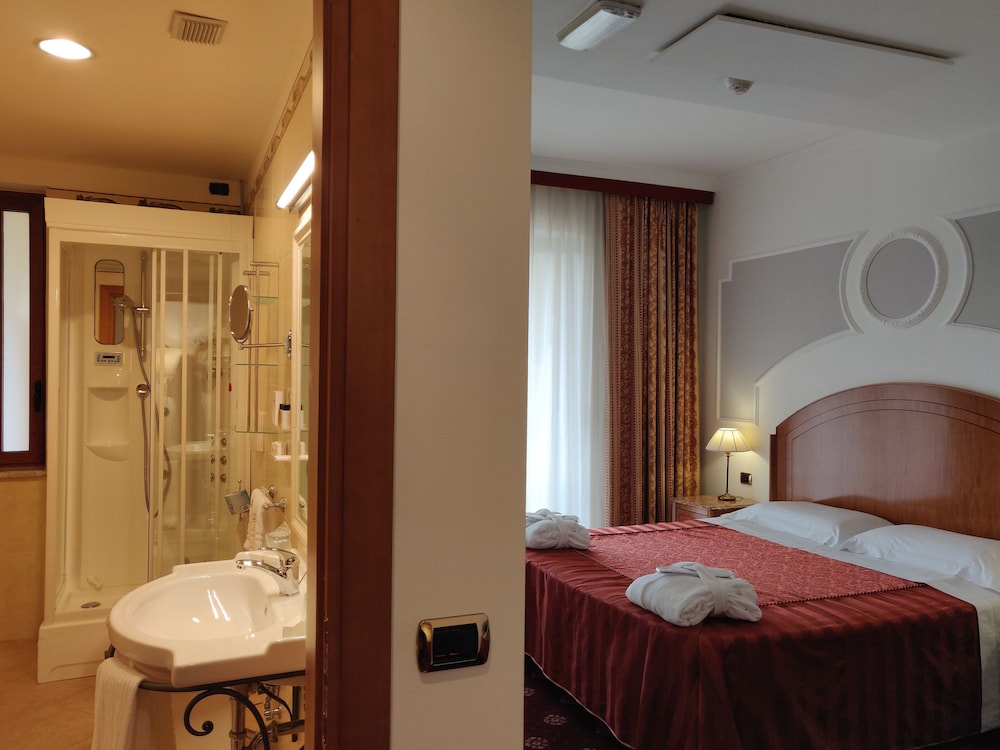 Junior Suite, Hill View