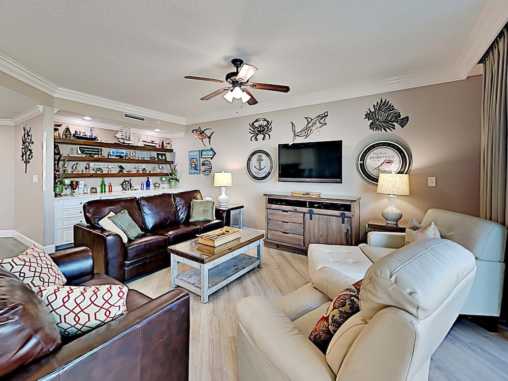 Condo, Multiple Beds, Kitchen, Pool View