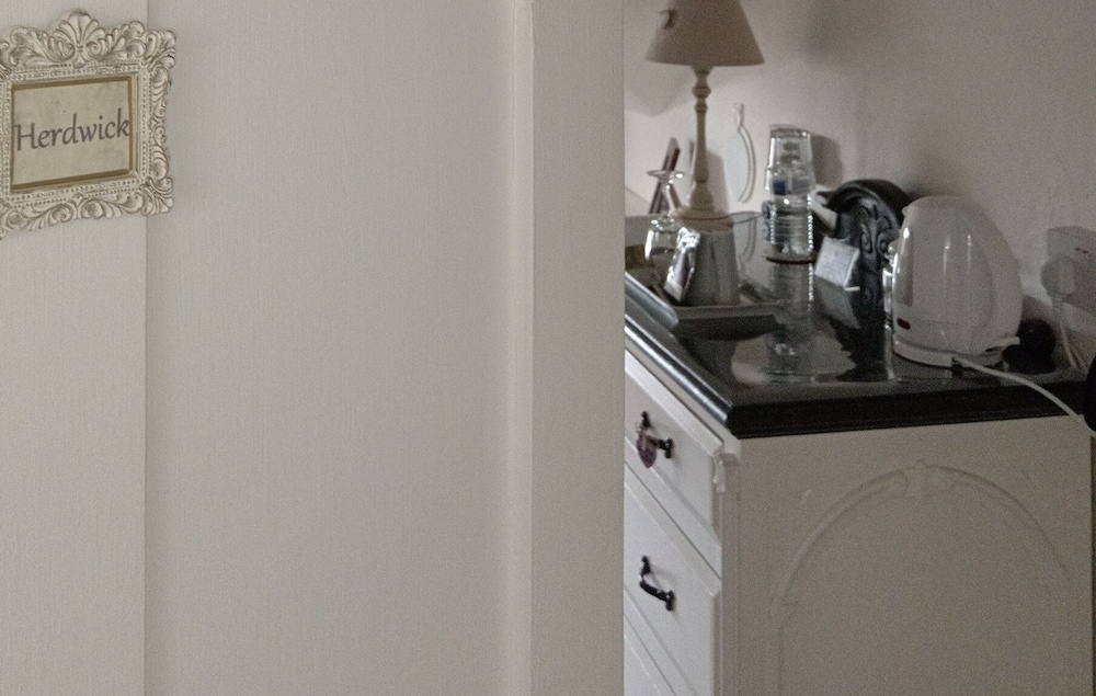 Premier Single Room, Ensuite, Garden View (Herdwick)