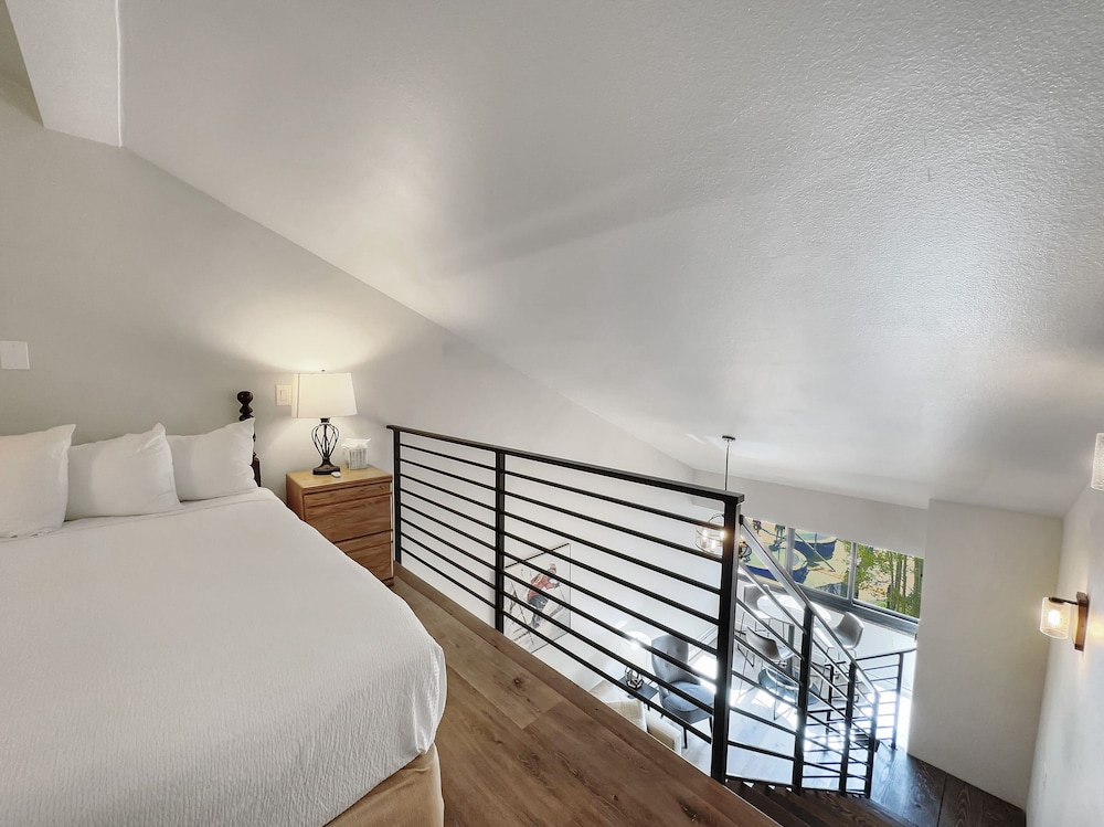 Condo, 1 Bedroom photo 1
