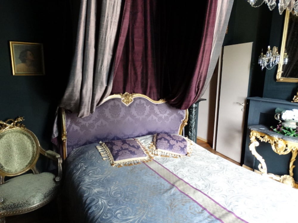 Romantic Quadruple Room, Ensuite, Garden View (2 Chambres Autriche Trian) photo 1