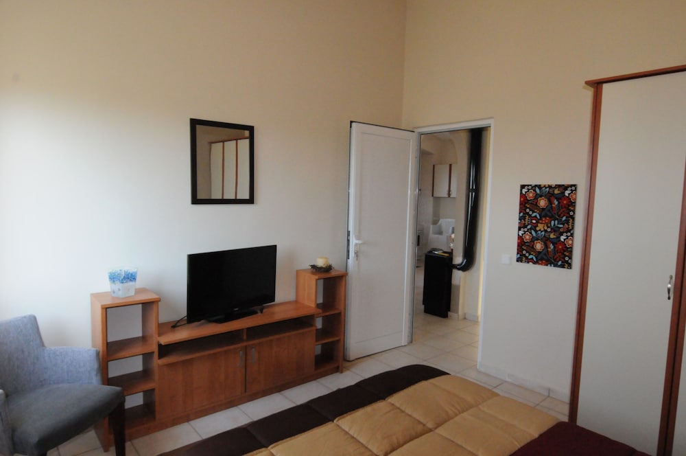 Apartment, 2 Bedrooms, Sea View photo 3