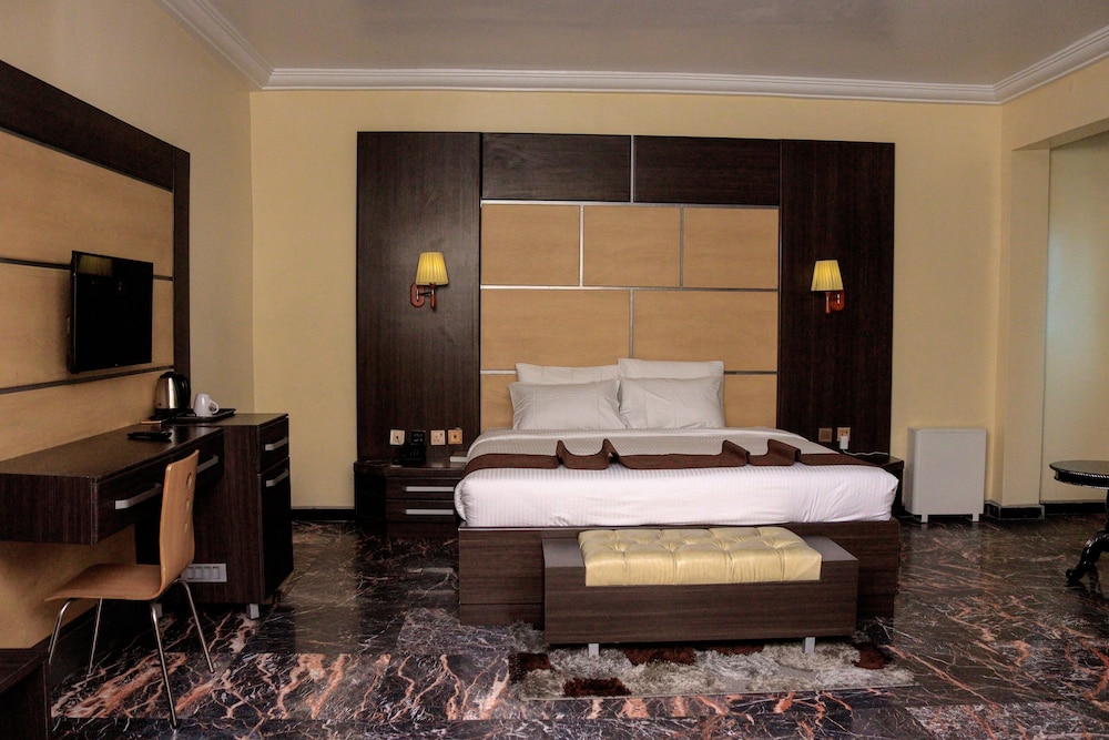 Diplomat Suite photo 1