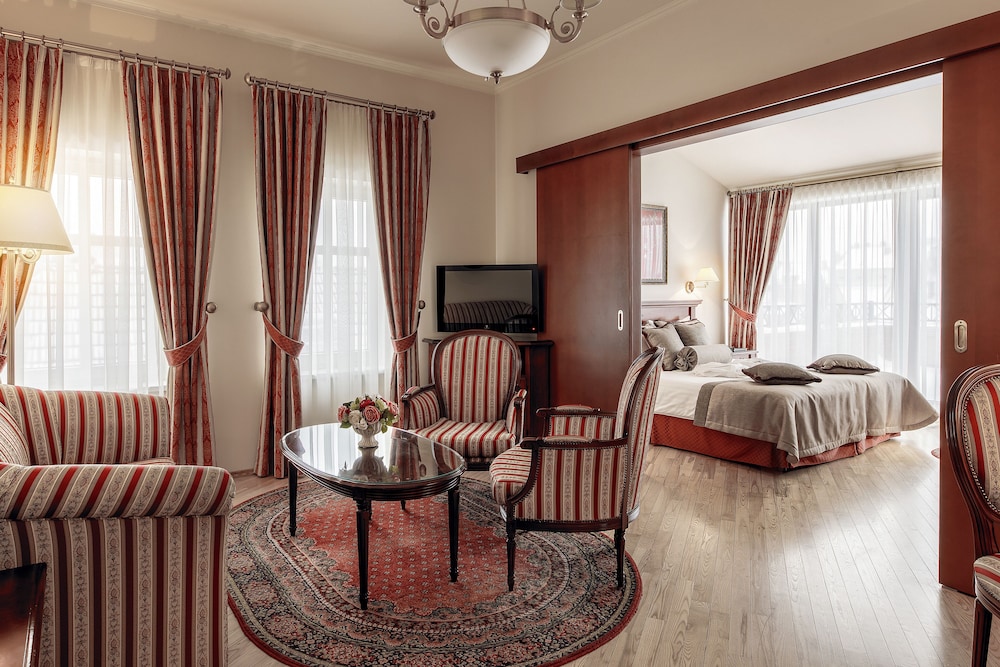 Royal Room photo 2