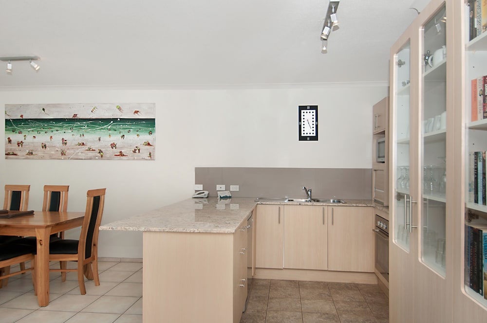 1 Bedroom Ocean View Upper Level Apartment, photo 6