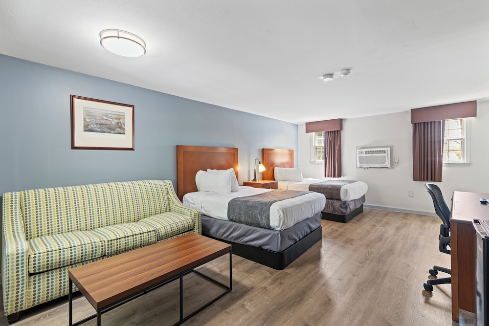 Basic Room, 2 Double Beds - Photo 2