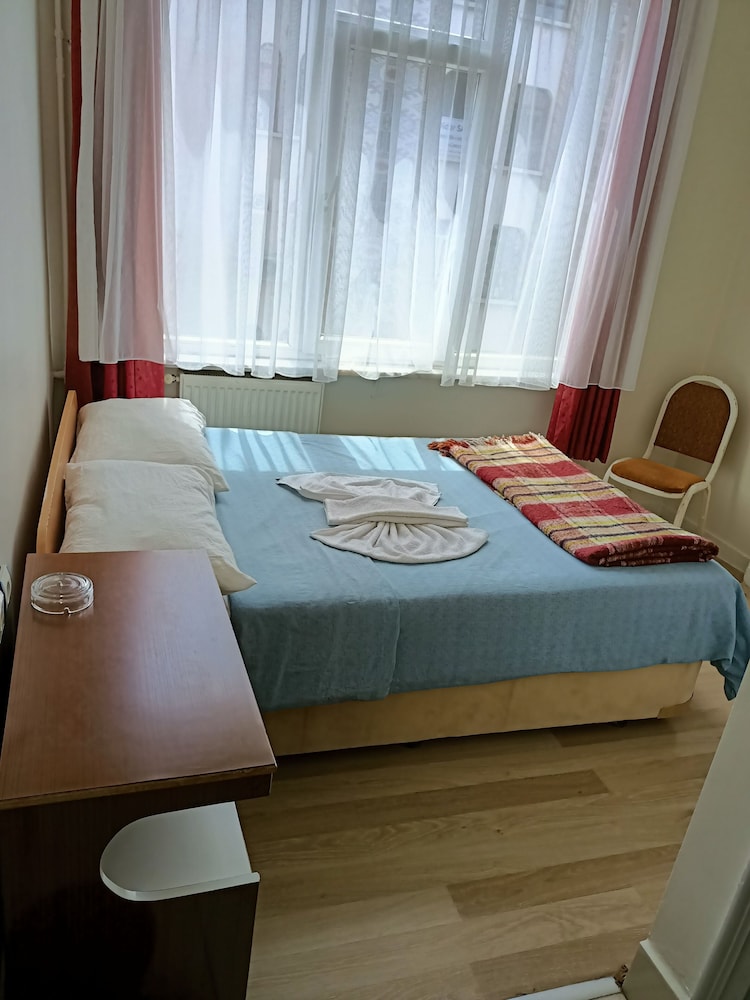 Basic Double Room, 1 Double Bed photo 3