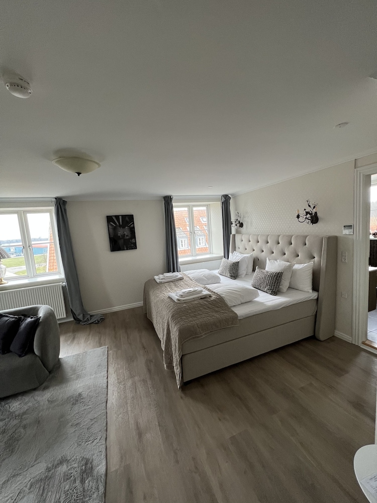 Honeymoon Suite photo 1