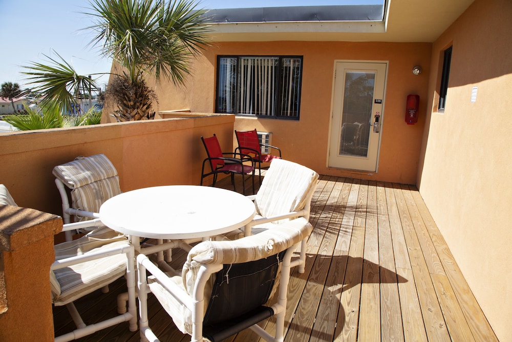 2 Beds With Balcony - Photo 3