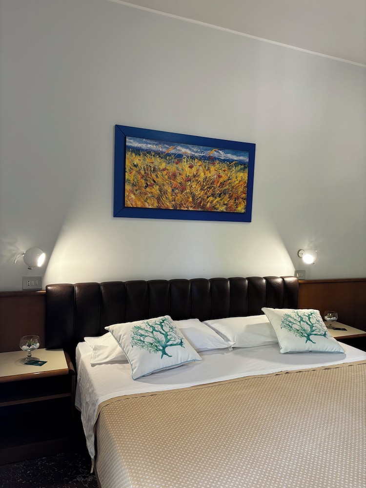 Economy Double Room, Sea View