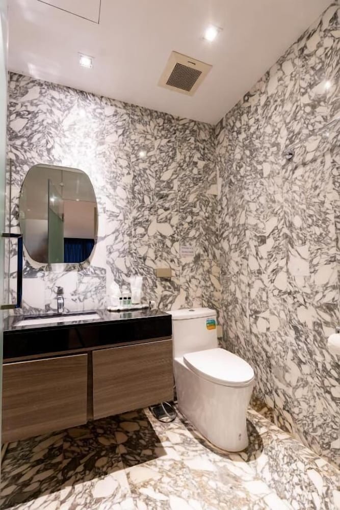 Superior Twin Room, City View photo 3