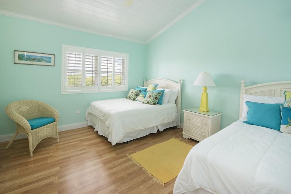 Condo, 2 Bedrooms, Ocean View photo 3