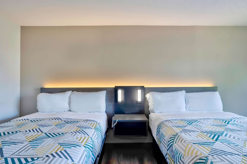 Deluxe Room, 2 Double Beds, Non Smoking, Refrigerator - Photo 3