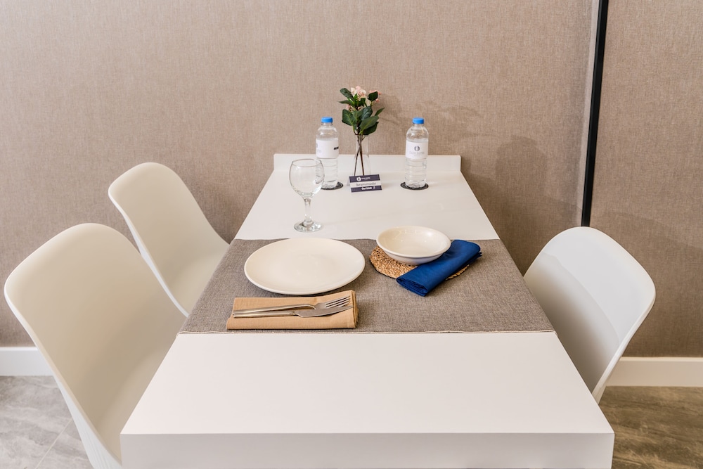 Basic Suite - Photo 12