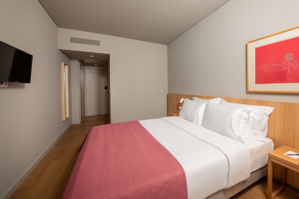 Room - Photo 5
