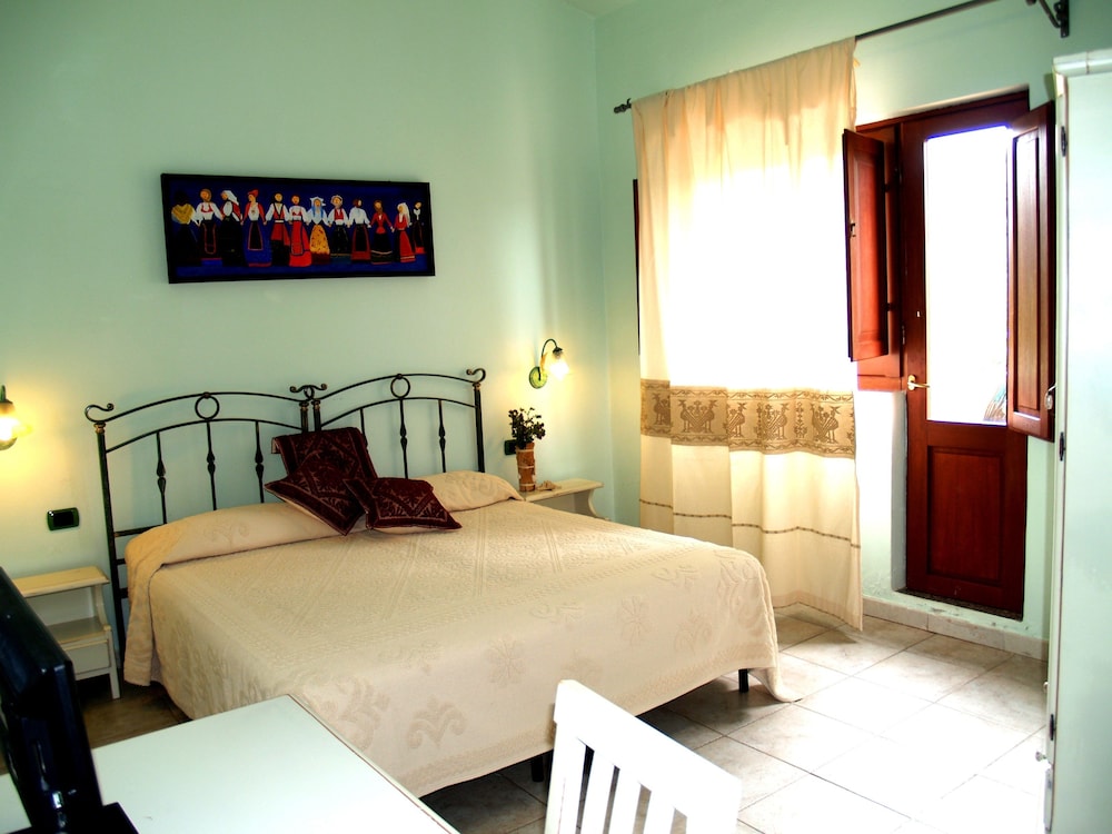 Standard Double Room photo 3