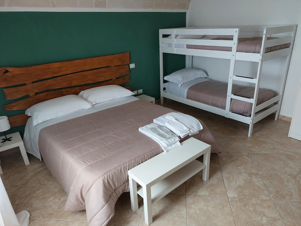 Classic Quadruple Room, Mountain View