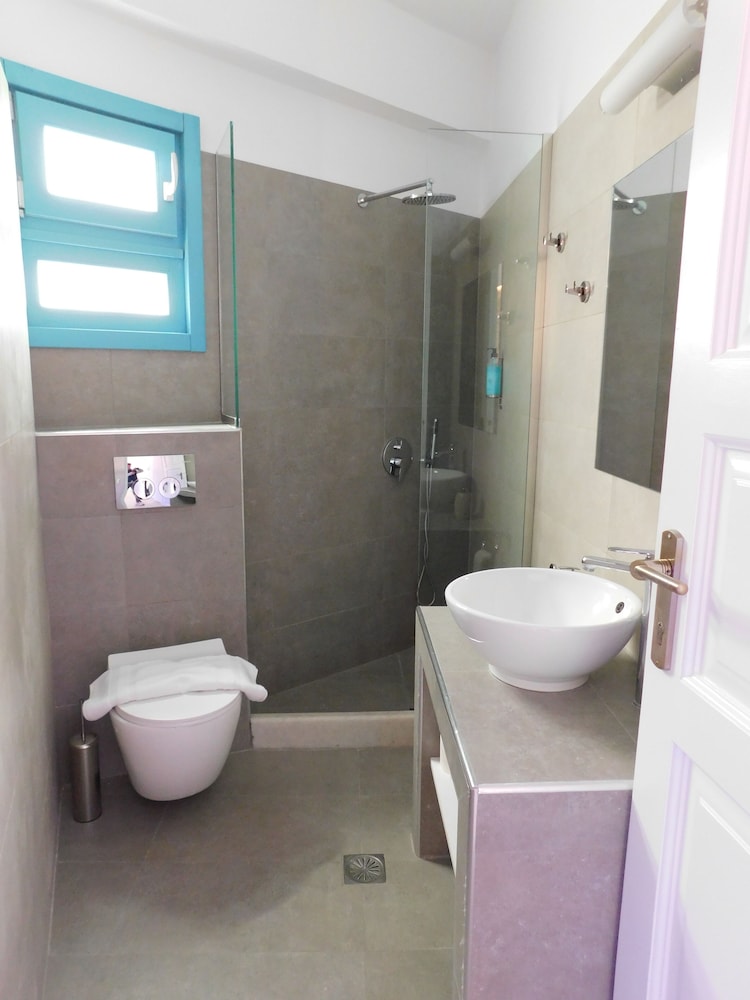 Deluxe Room, Balcony - Photo 20