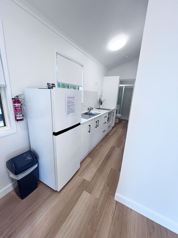 Cabin, 2 Bedrooms, Ocean View - Photo 10