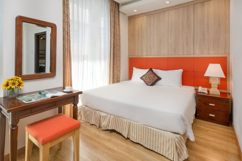 Superior Double Room, 1 King Bed, Non Smoking, Bathtub