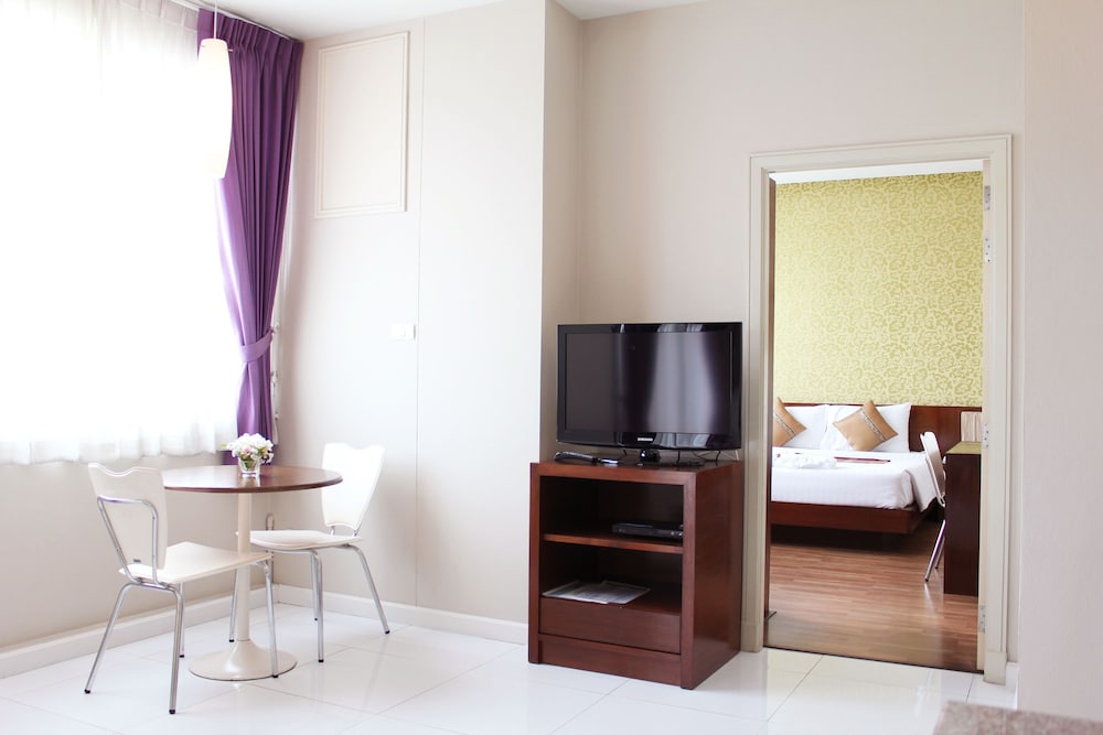 Suite, 1 Double Bed - Photo 14