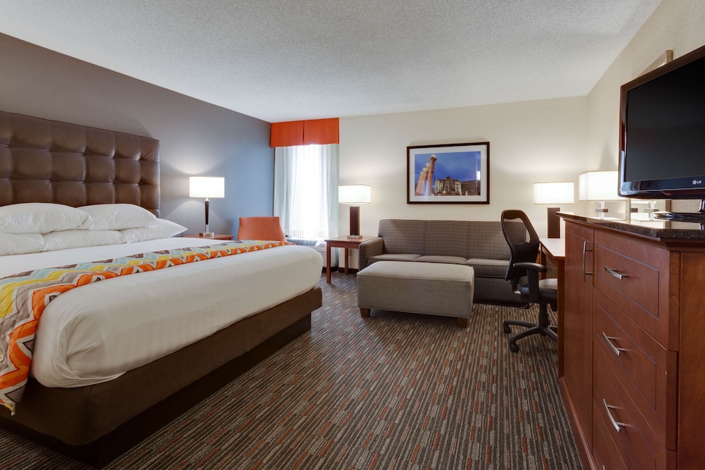 Deluxe Room, 1 King Bed with Sofa bed, Refrigerator & Microwave (Upper Floor, Sofabed)