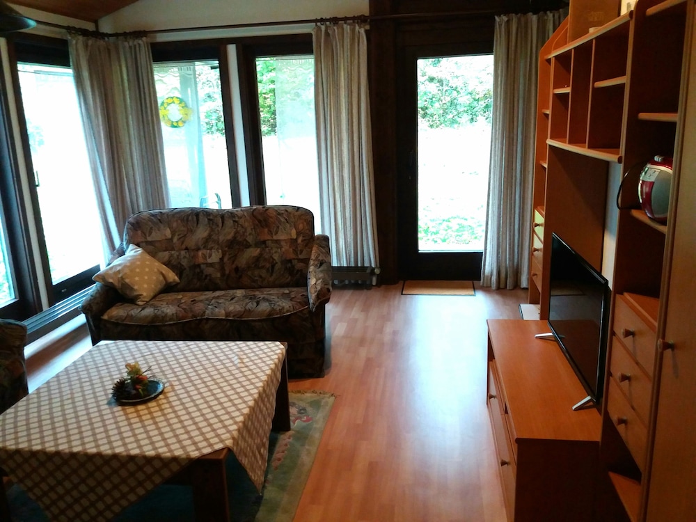 House (Robinson) photo 3