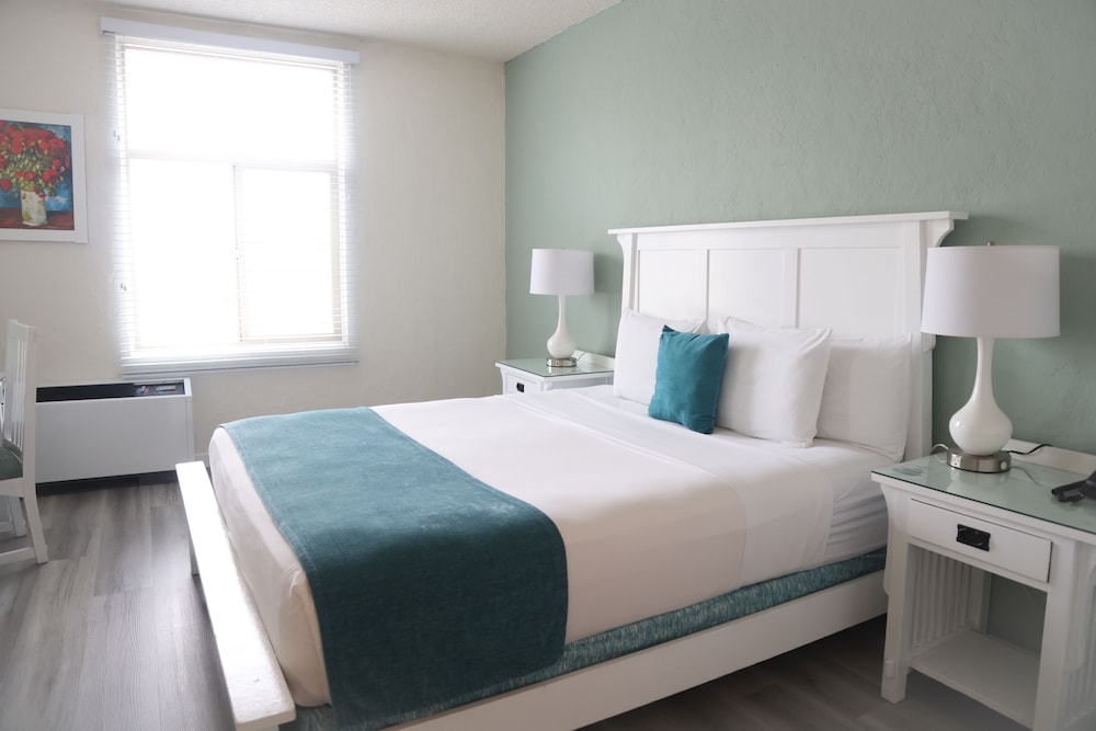 Standard Room, 1 King Bed photo 1