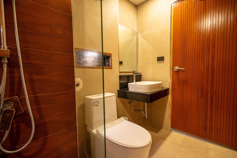 Deluxe Double Room, Poolside photo 3