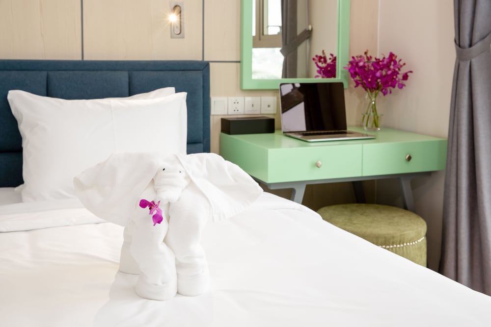 Junior Suite, 2 Twin Beds, City View - Photo 3