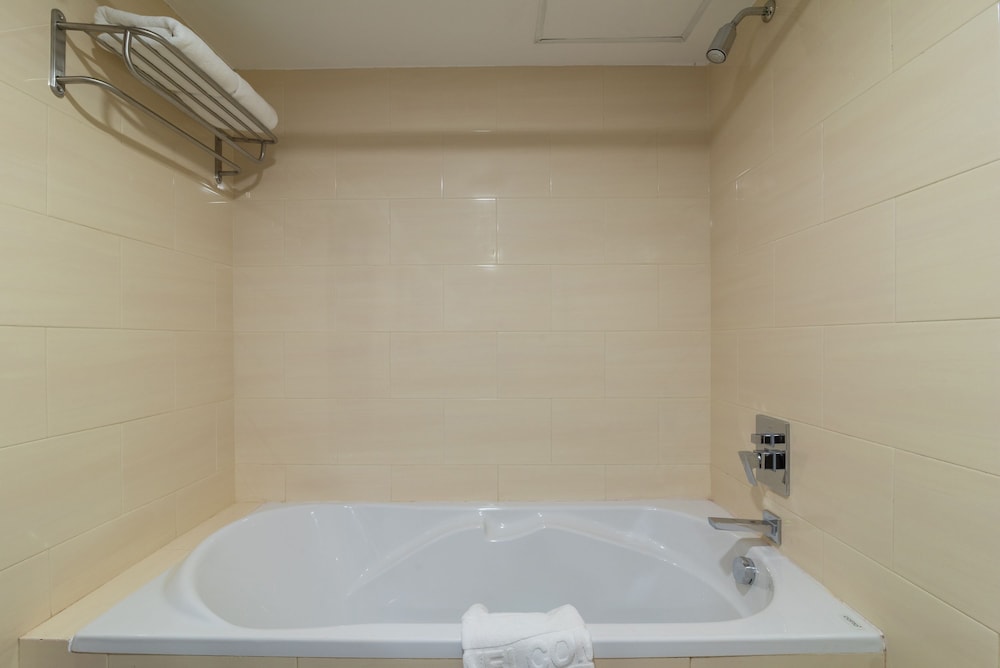 Deluxe Triple Room, Bathtub, Balcony - Photo 17