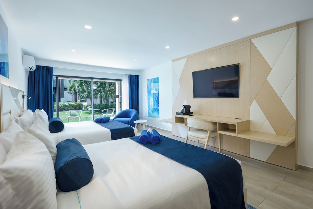 Standard Room, 2 Queen Beds, Garden View