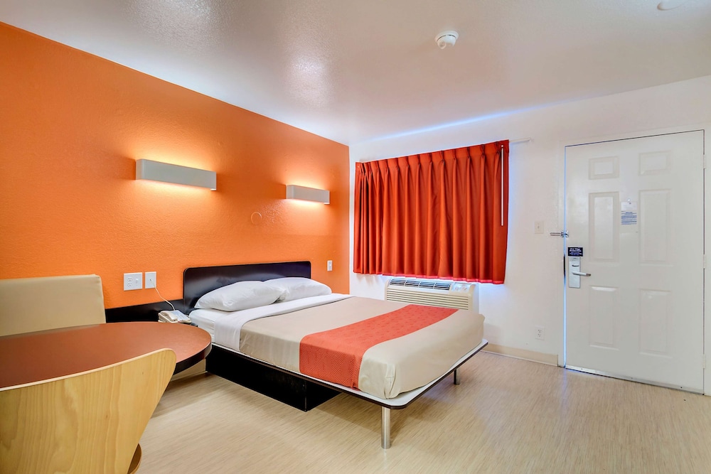 Standard Room, 1 Double Bed, Non Smoking photo 1