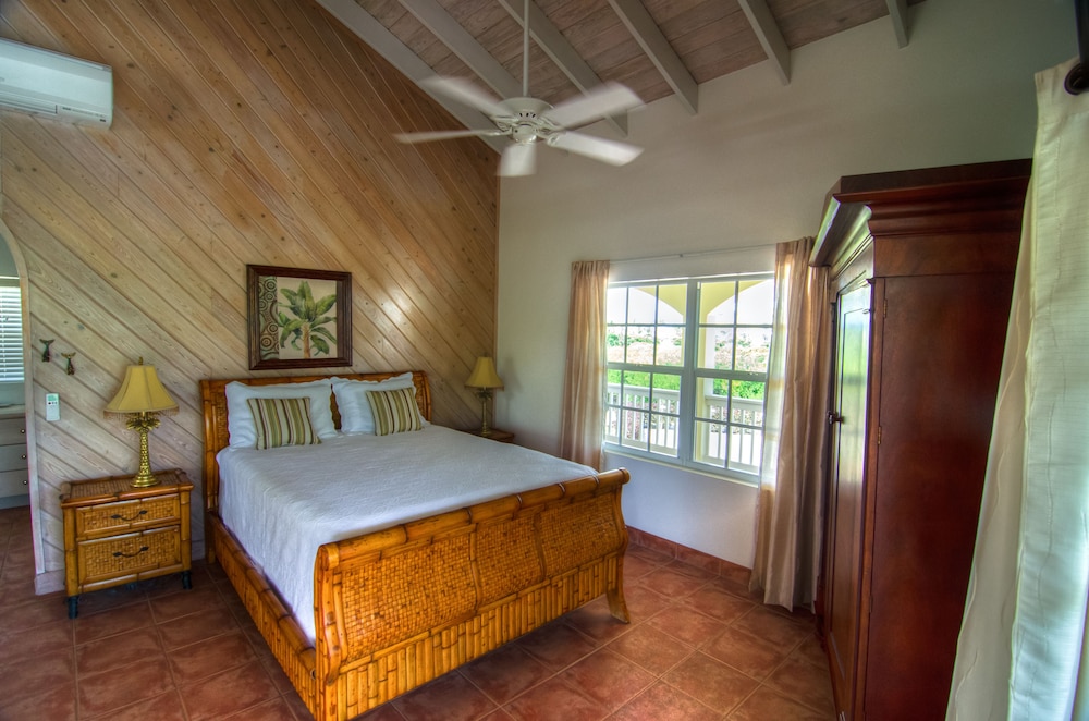 Standard Studio Suite, 1 Queen Bed With Sofa Bed, Kitchenette, Pool View