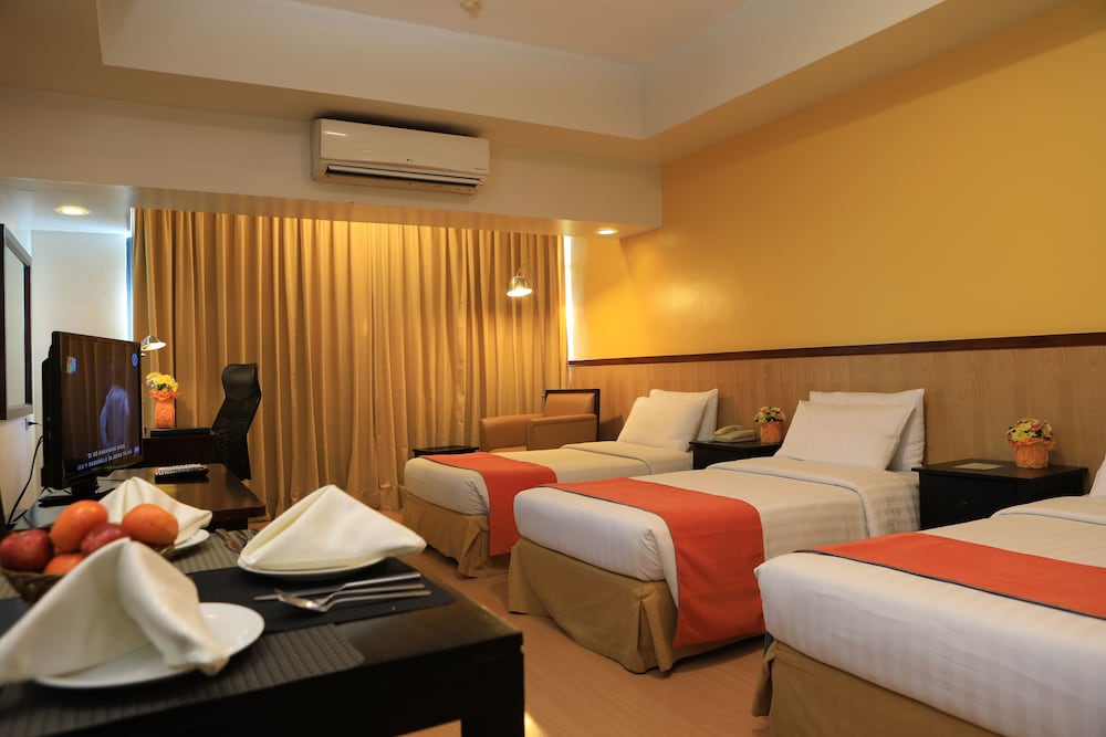 Deluxe Triple Room, 1 Bedroom, Kitchen photo 1