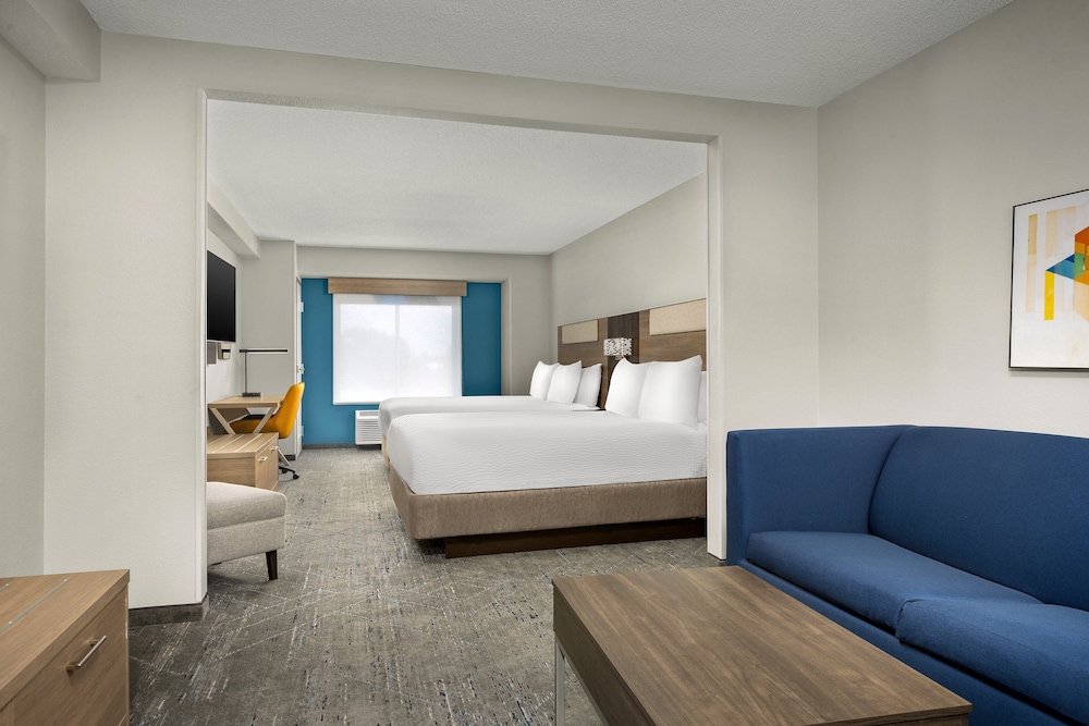 Suite, 2 Queen Beds (Walk-In Shower) - Photo 1