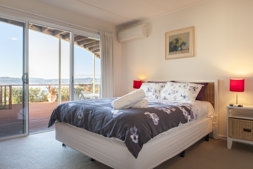 Deluxe House, 3 Bedrooms, River View photo 1