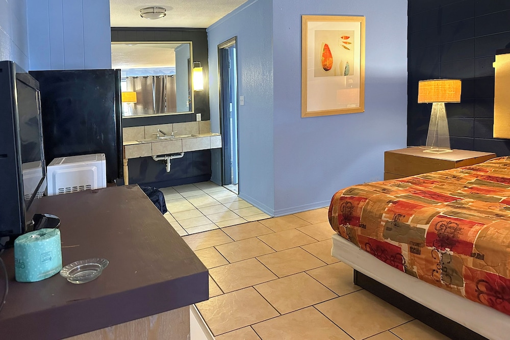 Family Room, 2 Double Beds - Photo 4
