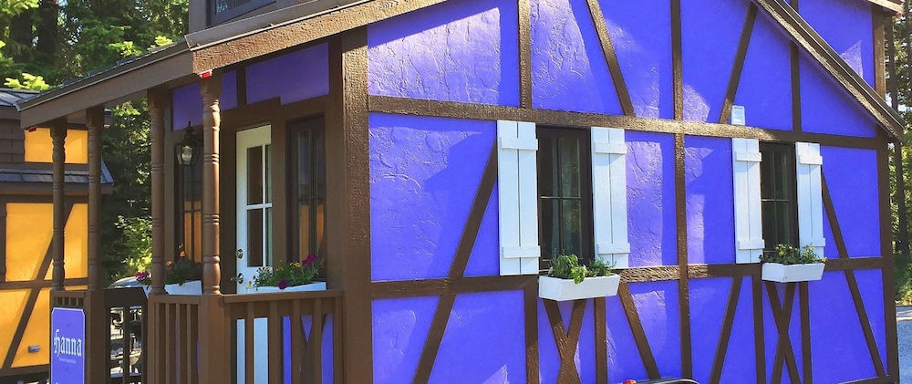 House (Tiny House, No Pets, Linens Included) photo 2